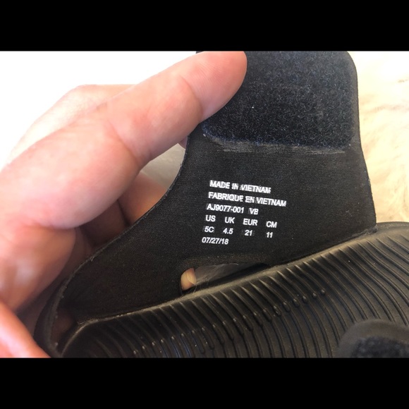 🐼 Nike Sunray Sandals - Picture 3 of 3